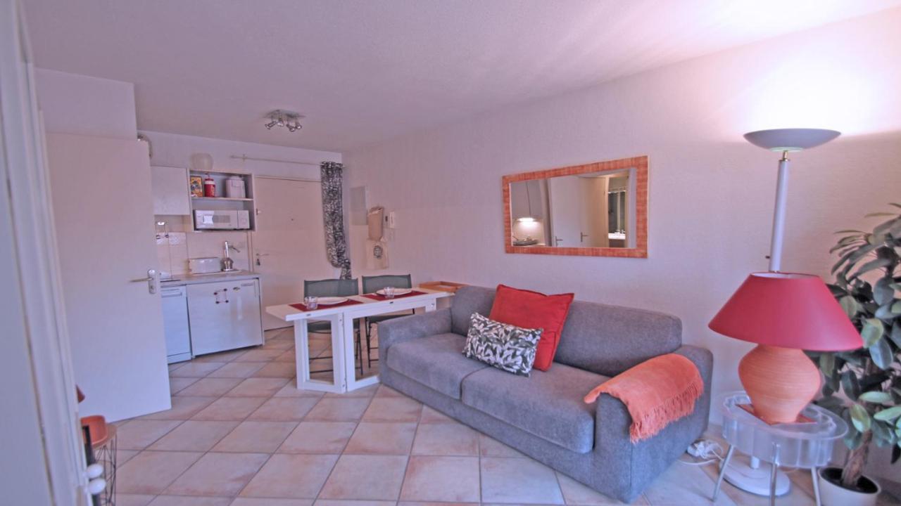Regina - Victoria Apartment Sainte-Maxime Bagian luar foto